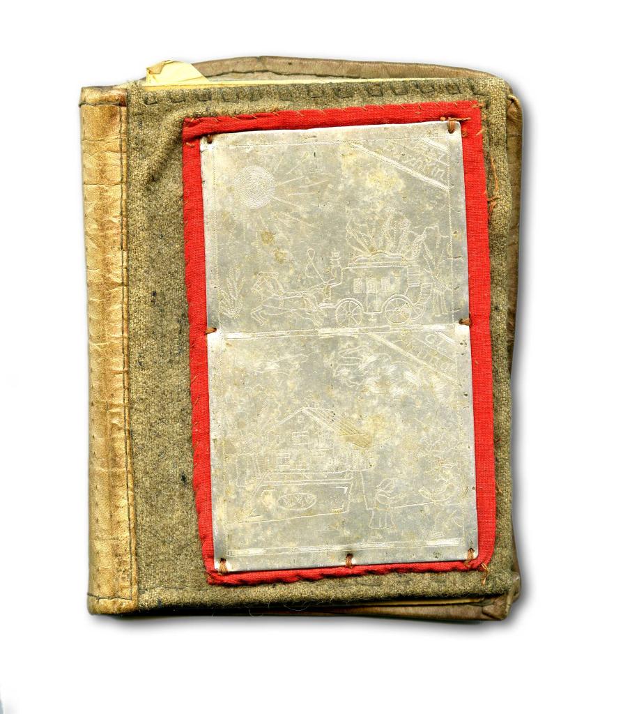 Abbildung von der Vorderseite eines Notizbuchs in Leder von Heinrich Wilmers.